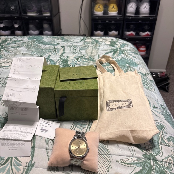 NEW G- Timeless Bee Bracelet Watch 
Size 42mm 
Swiss Made - Picture 3 of 5